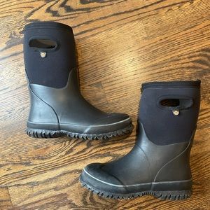 Kids Bogs Pull-On Rain / Snow Boot (Size 3)